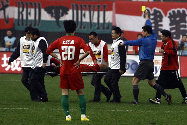  热那亚凭借定位球战术战胜帕尔马全取三分